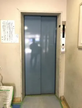 パラガイハイツビルの外観