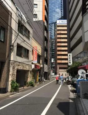 西新宿元木ビルの外観