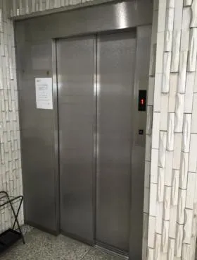 西新宿元木ビルの外観