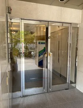 日通商事麻布ビルの外観