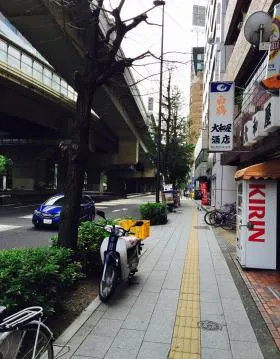 ライオンズ西新宿ビルの外観