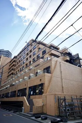 ライオンズ西新宿ビルの外観