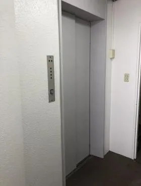 シルバービルの外観