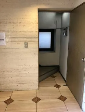 MOMON六本木ビルの外観