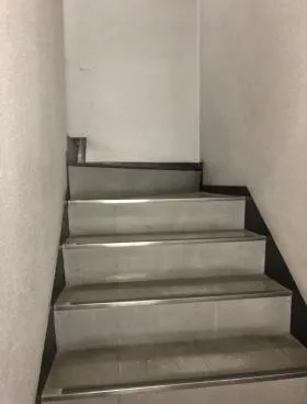 MOMON六本木ビルの外観