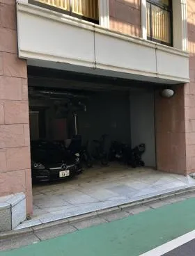 MOMON六本木ビルの外観