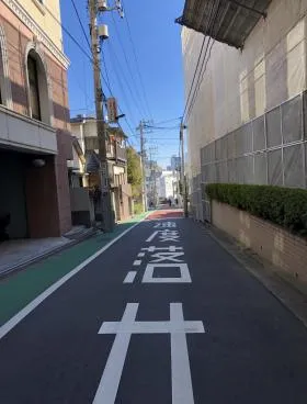 MOMON六本木ビルの外観