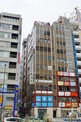 甲新ビルの外観