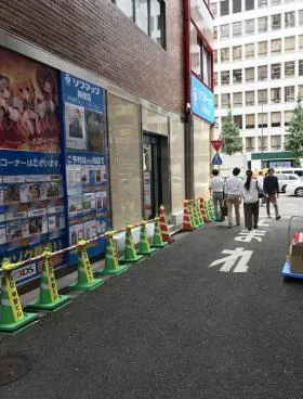 甲新ビルの外観