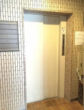 ISビルの外観