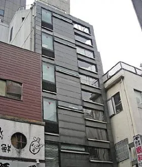 新宿西口ビルの外観