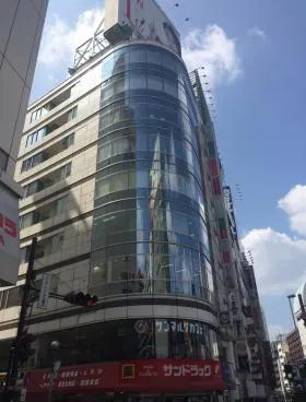 141ビルの外観