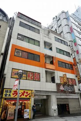 西新宿オークビルの外観