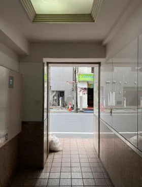 第5本間ビルの外観