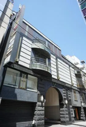 三経20ビルの外観