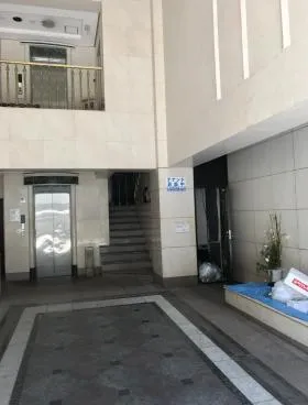 三経20ビルの外観