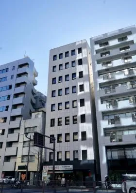 日月館ビルの外観