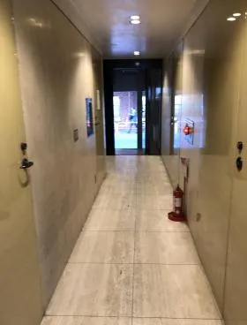 日月館ビルの外観