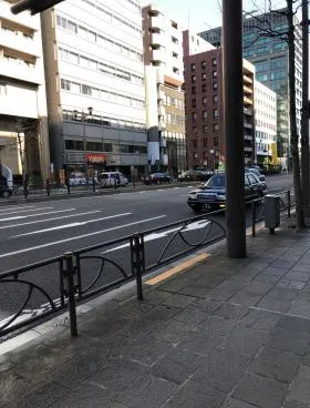 日月館ビルの外観