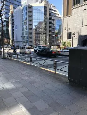 日月館ビルの外観