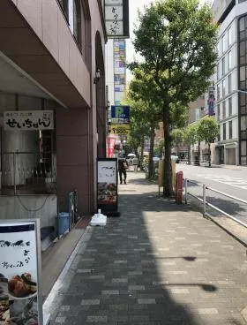 メトロビルの外観