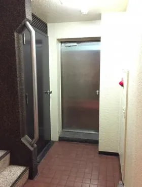 灯ビルの外観