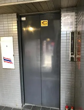 第10NKビルの外観