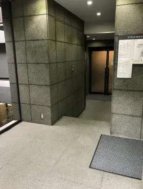 代々木上原ウエストビルの外観