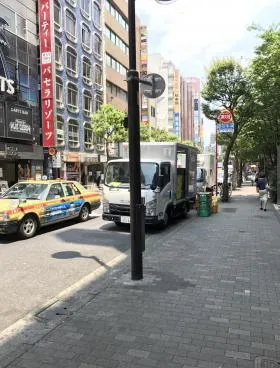 新宿ダイカンプラザ星座館ビルの外観