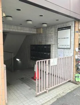 大久保カドビルの外観