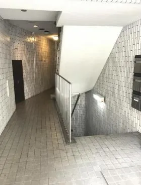 大久保カドビルの外観