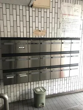 大久保カドビルの外観