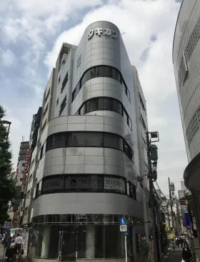 タキカワ百人町ビルの外観