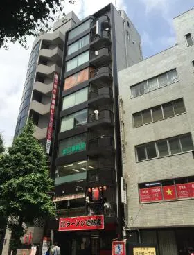 亀井ビルの外観