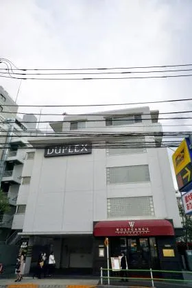 六本木デュープレックスM’sビルの外観
