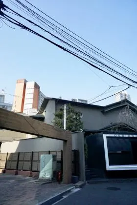六本木料亭ビルの外観