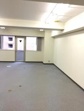 小川ビルの外観