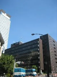 共同通信会館ビルの外観