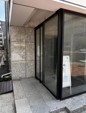 オーケンビルの外観