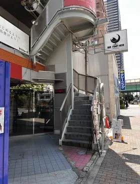 MOMOビルの外観