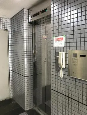 第三成島ビルの外観