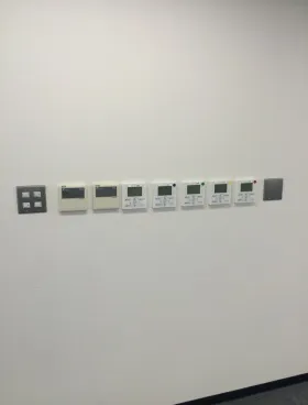 KCAビルの外観