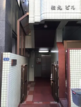 松丸ビルの外観