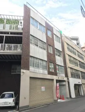 華ビルの外観