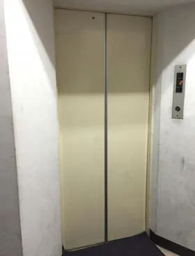 さつきビルの外観