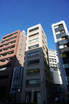 建石ビルの外観