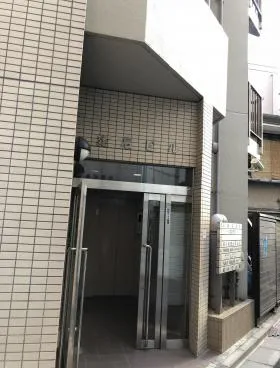 建石ビルの外観
