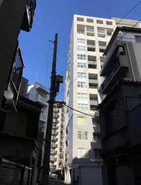 建石ビルの外観