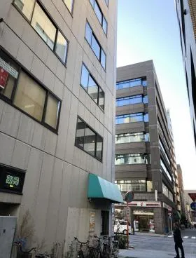 建石ビルの外観