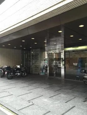 岩清日本橋ビルの外観